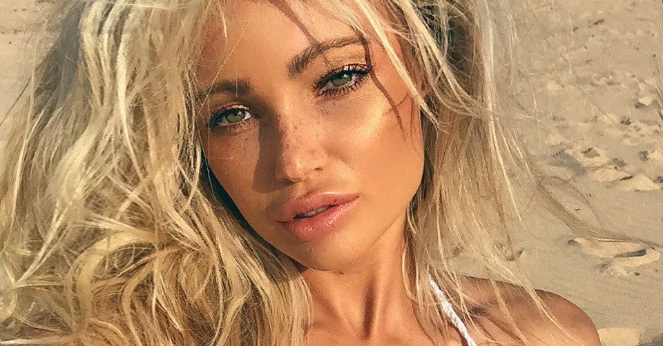 Did Abby Dowse have Plastic Surgery? Body Measurements, Lips, Boob Job, and More!