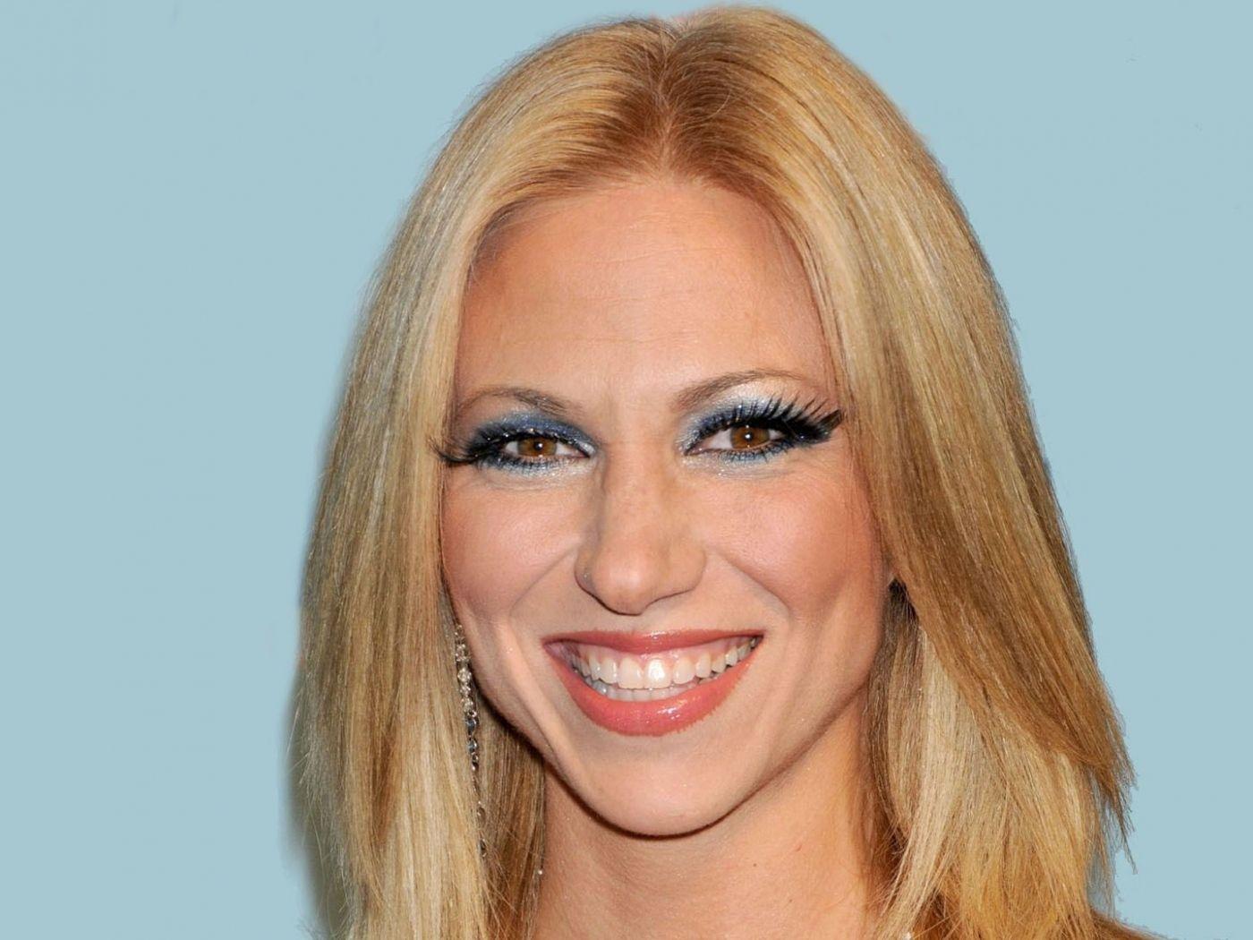 Debbie Gibson facelift nose job body measurements