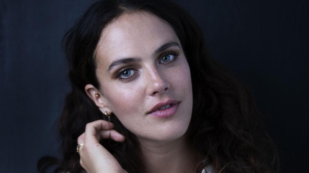 Jessica Brown Findlay plastic surgery