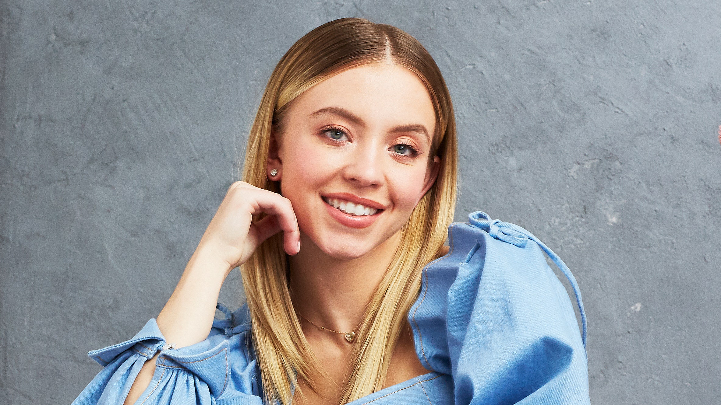 Sydney Sweeney nose job facelift body measurements