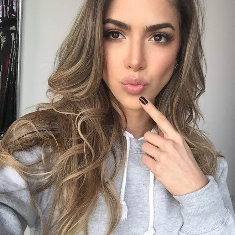 Anllela Sagra Plastic Surgery Face