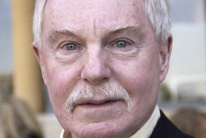 Derek Jacobi Plastic Surgery Face