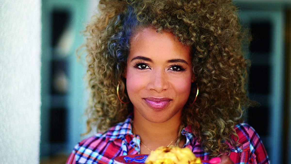 Did Kelis Undergo Plastic Surgery? Body Measurements and More!