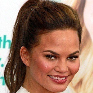 Chrissy Teigen Plastic Surgery: Boob Job