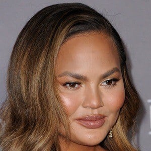 Chrissy Teigen Plastic Surgery Face