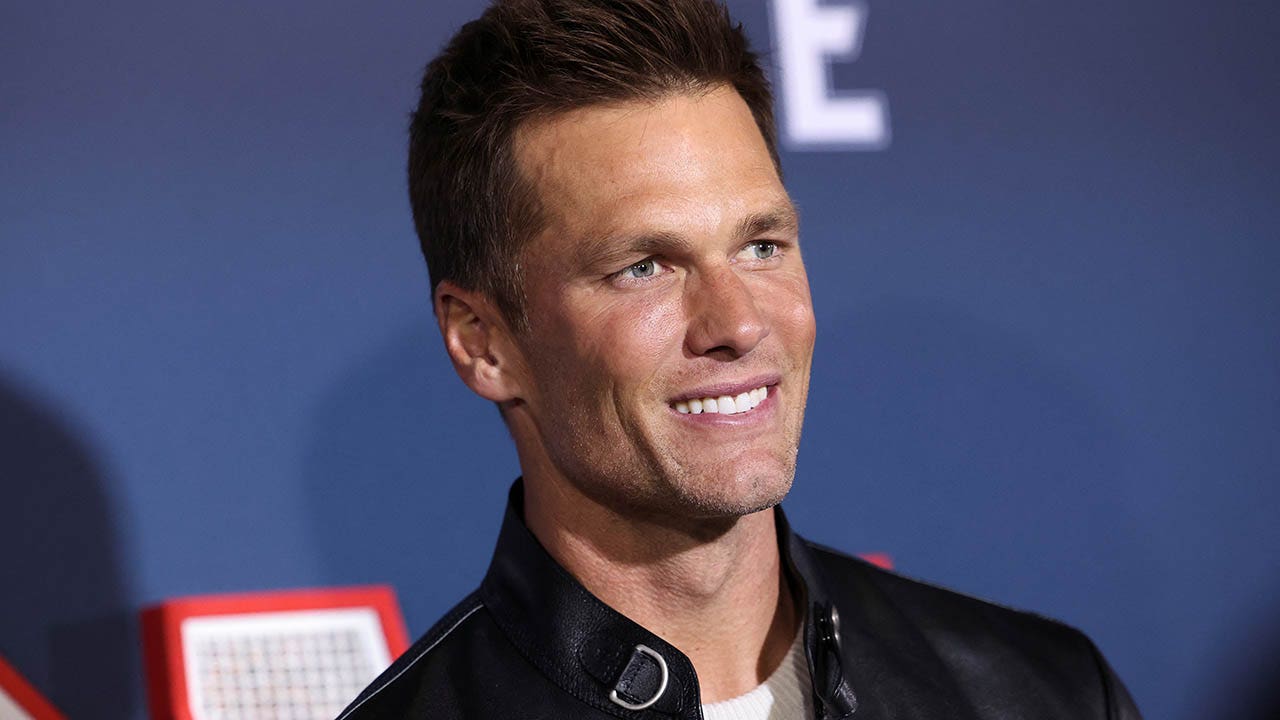 Tom Brady’s Youthful Glow: Botox, Fillers, or Just Good Genes?