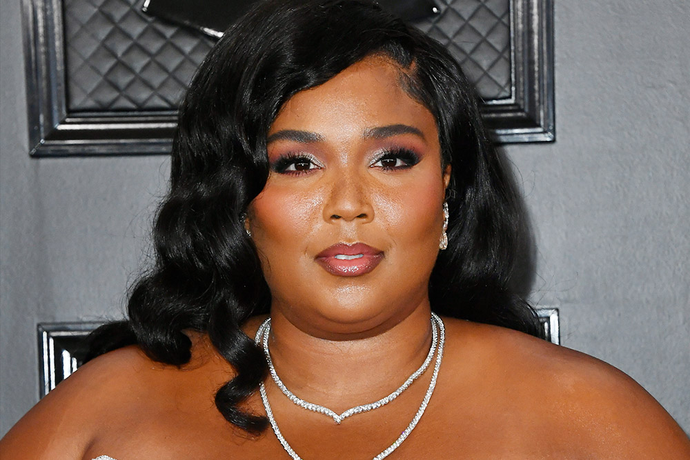 Lizzo’s Journey: Embracing Body Positivity Over Plastic Surgery Speculations