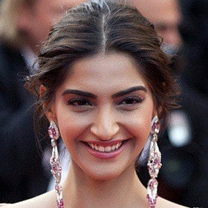 Sonam Kapoor’s Alleged Plastic Surgery: Rhinoplasty and Cheek Fillers Debunked